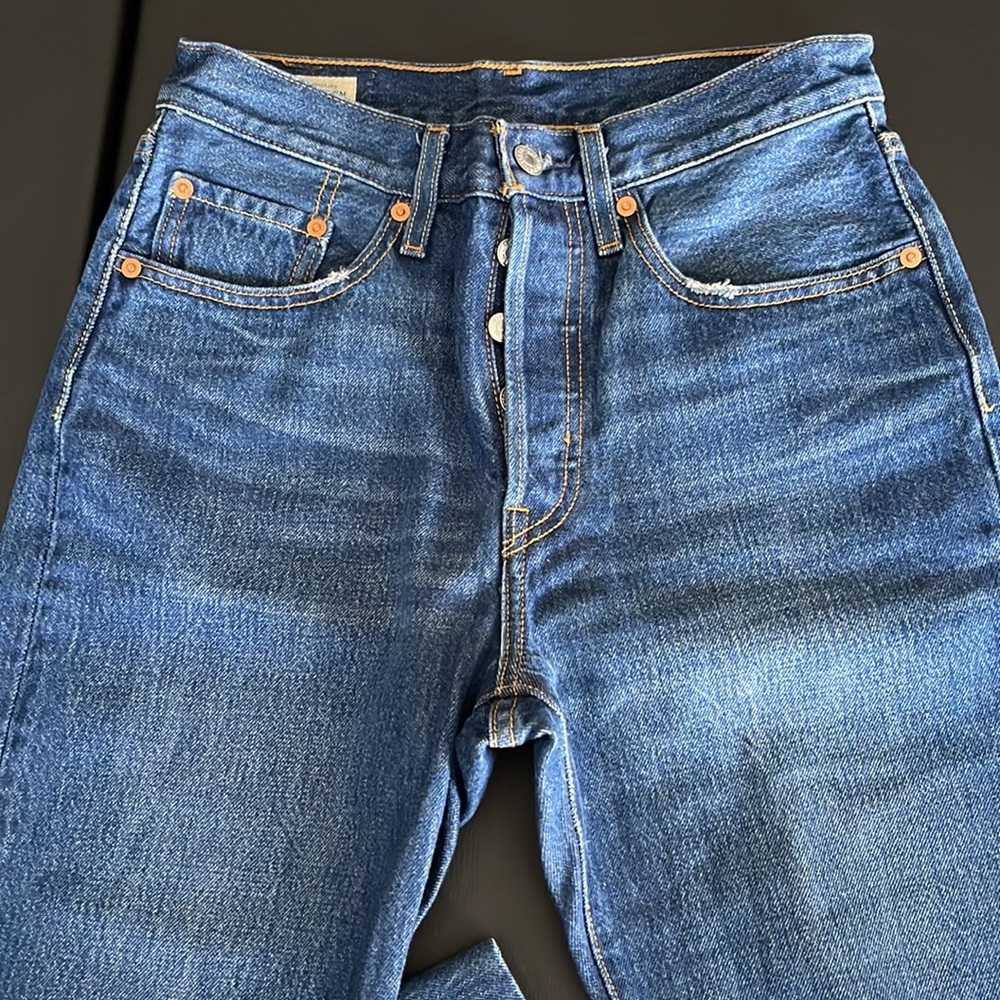 WOMEN’S PREMIUM LEVIS 501 JEAN - Picture 2 of 5